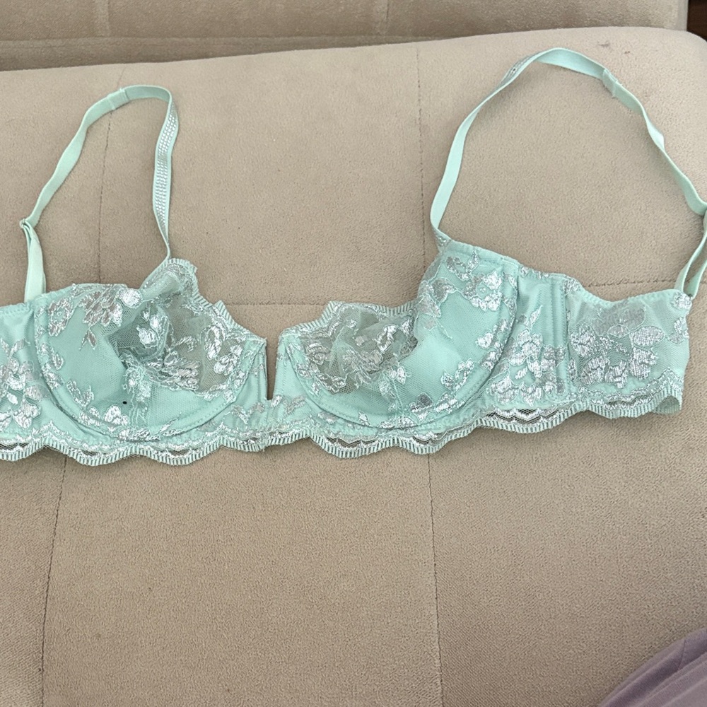 Victoria's Secret Light Green Lace Bra